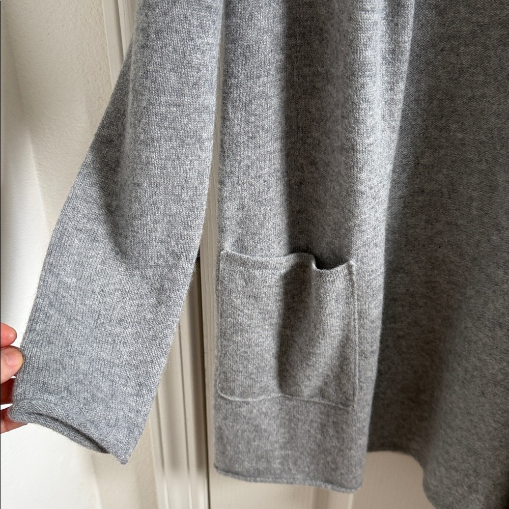 NEW Saks Fifth Avenue Gray Hooded 100% cashmere long Cardigan - Picture 5 of 11